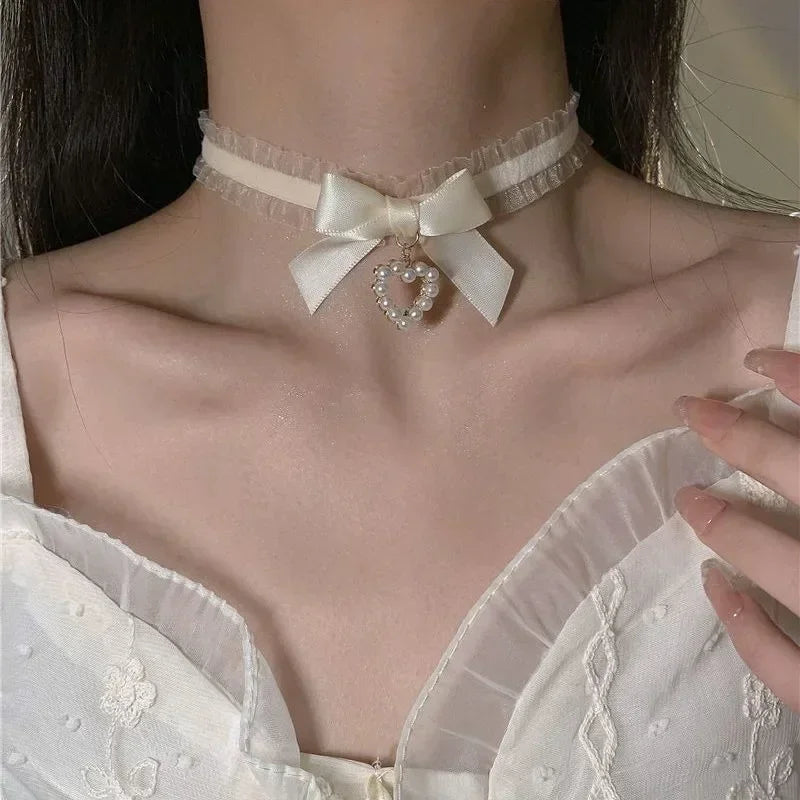 Gargantilla Lolita de Encaje con Corazón y Lazo – Estilo Vintage