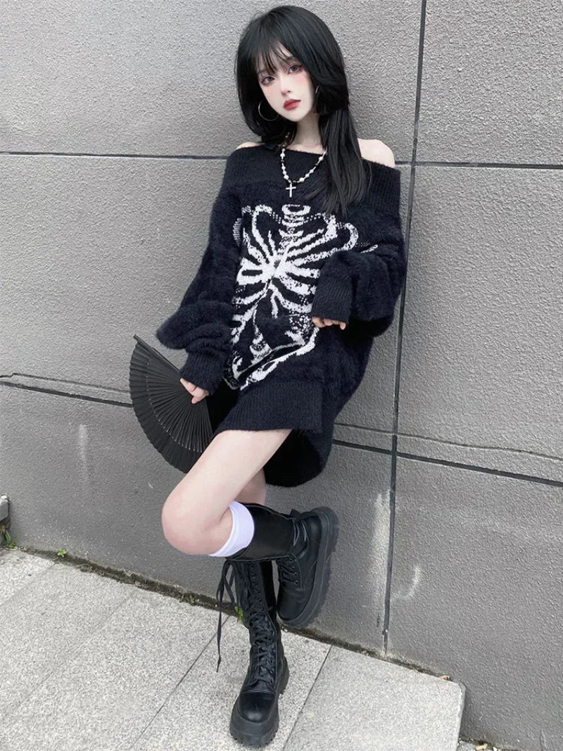 Suéter Gótico con estampado de calavera