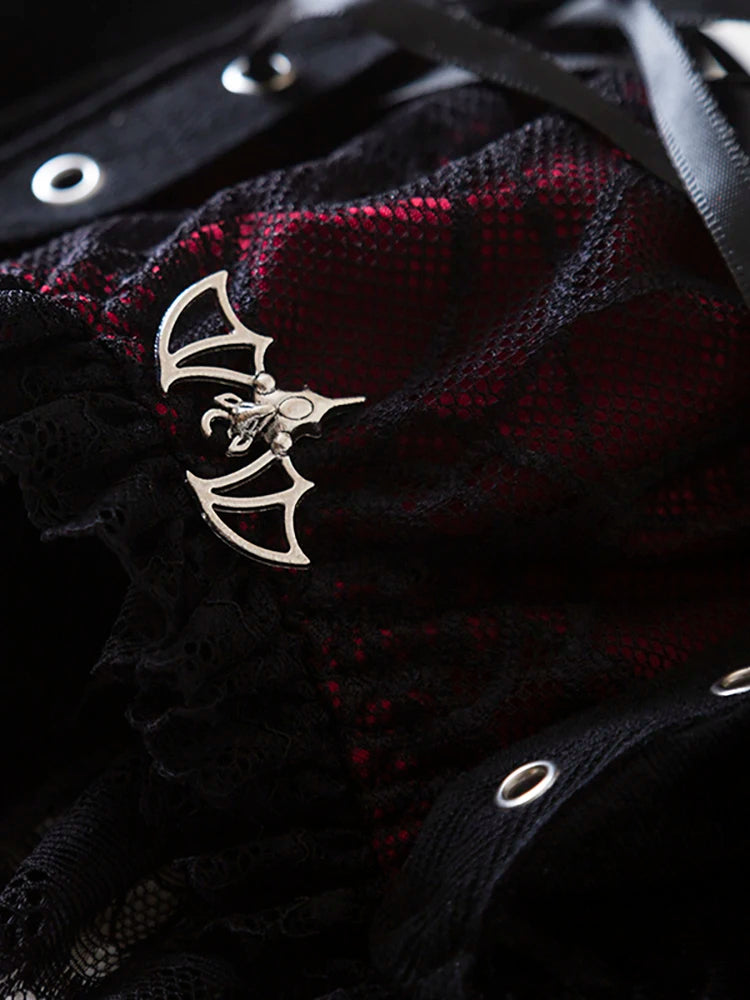 Corset gótico sin mangas con encaje con dije de murcielago
