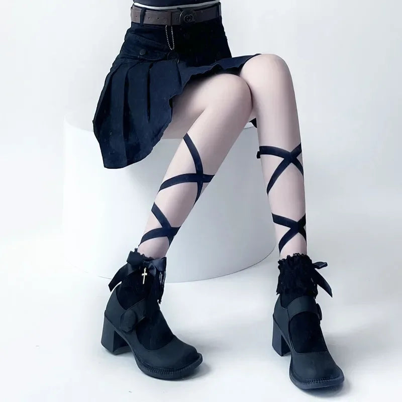 Calcetines japoneses de encaje con tiras cruzadas de color negro