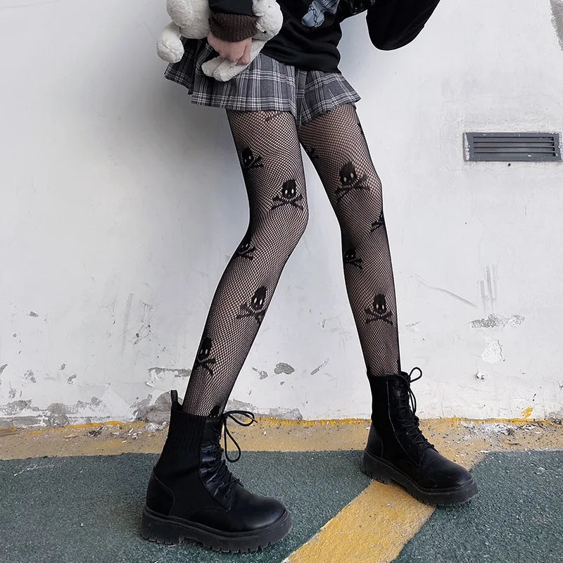 Pantimedias con patrón de calaveras