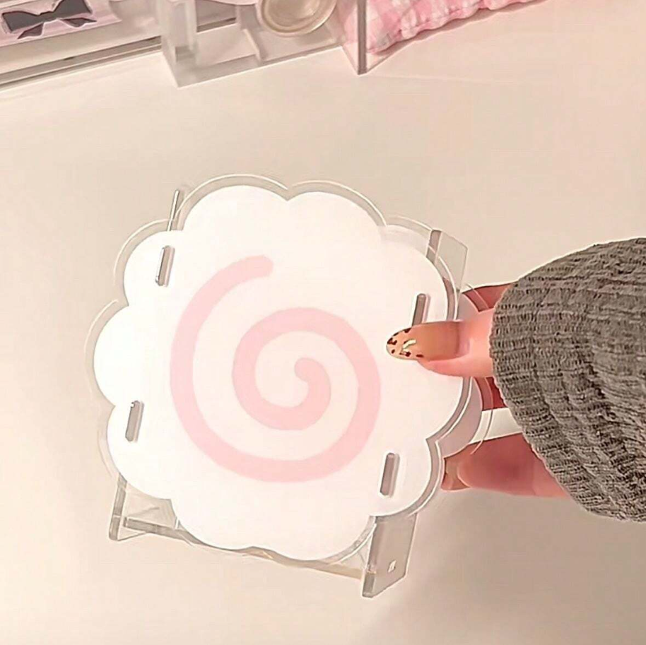Soporte acrílico organizador con forma de naruto