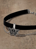 Gargantilla negra con dije de mariposa