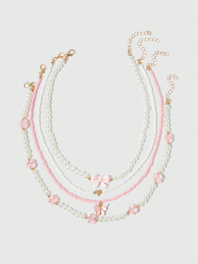 Set de 4  collares con colgante de corazón y mariposas