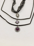Set de collares tipo gargantilla con dijes plateados
