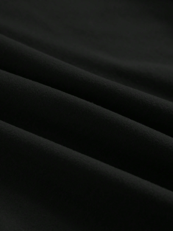 Camiseta de tirantes negra estilo Y2K