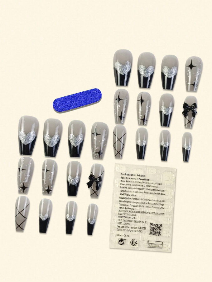 Set de 24 Uñas Postizas Y2K Largas Negro con Decoraciones 3D