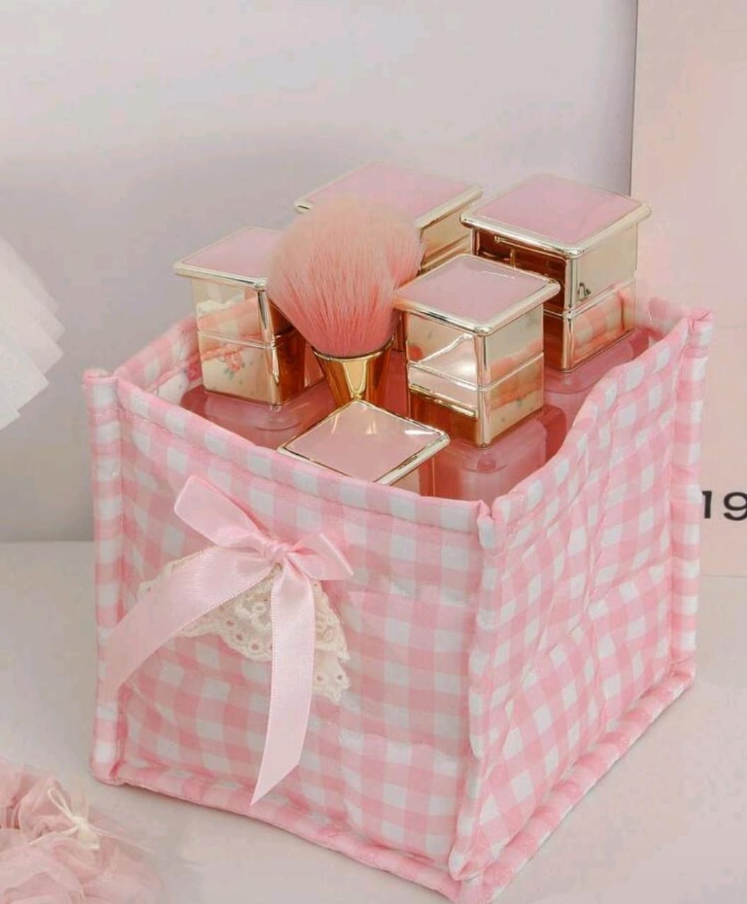Cesta de almacenamiento de color blanco con lazo rosa (pequeña)